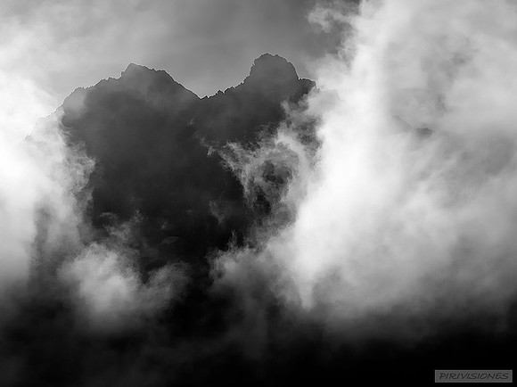 Arête des Alharisses un puente entre las nubes