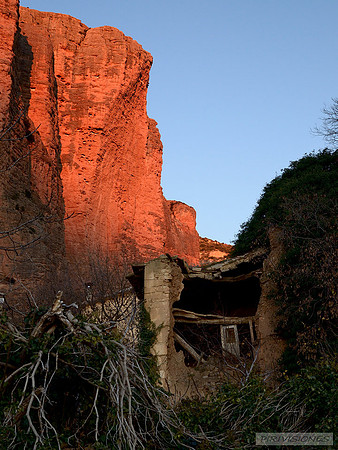 Ruinas bajo la Visera encendida