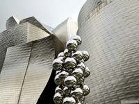 El gran árbol y el ojo del Guggenheim