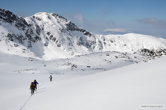 Suaves laderas en el ascenso al Pico Musala