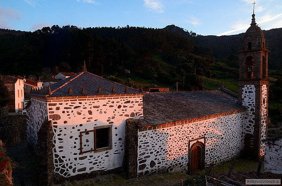 Ultima luz sobre San Andrés de Teixido