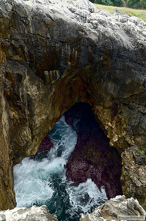 Cueva de la playa interior de Cobijeru