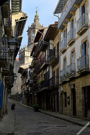 La Calle Nagusi de Hondarribia